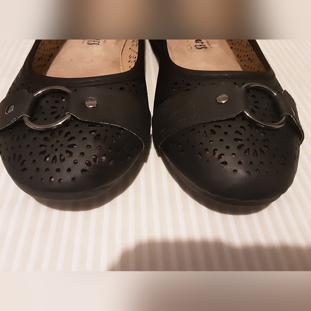 Harborsides Laser Cut Ballet Flats